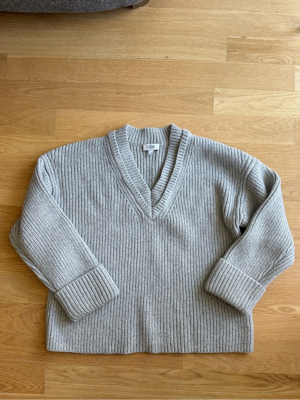 COS Gray Ribbed V-Neck Sweater